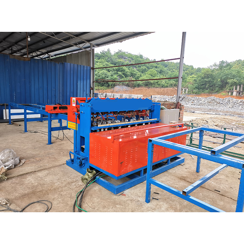 How to Debug and Use a Welded Mesh Machine